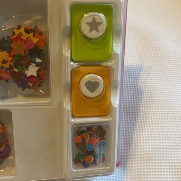 American Girl Paper Punch Art kit - Picture 7 of 15